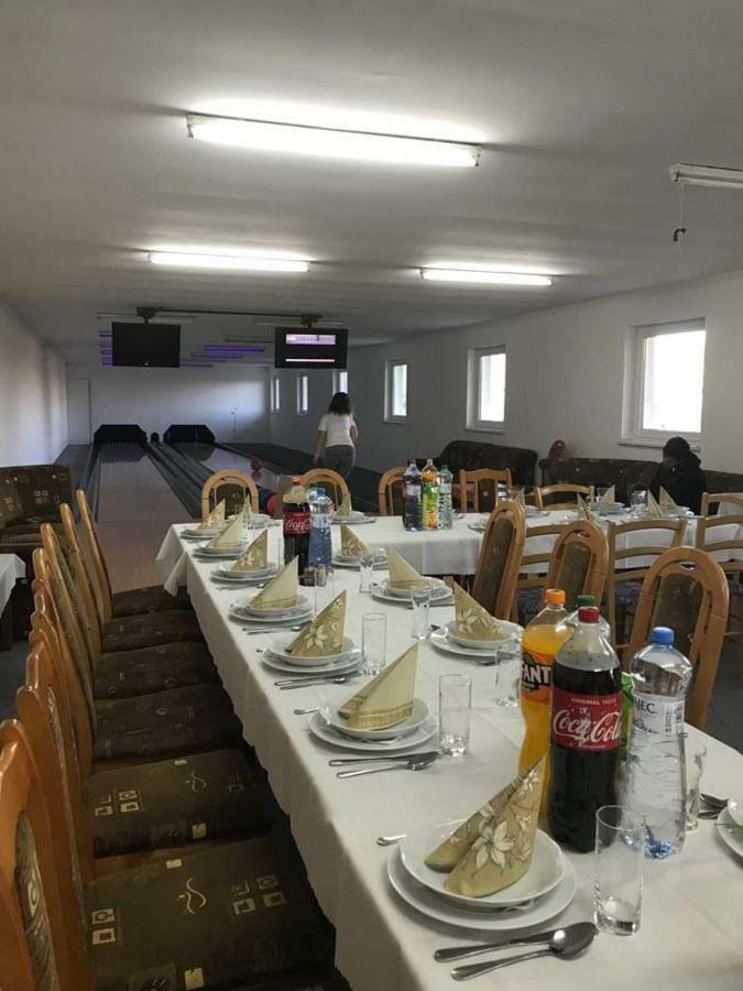 Penzion Europa Diakovce Bagian luar foto