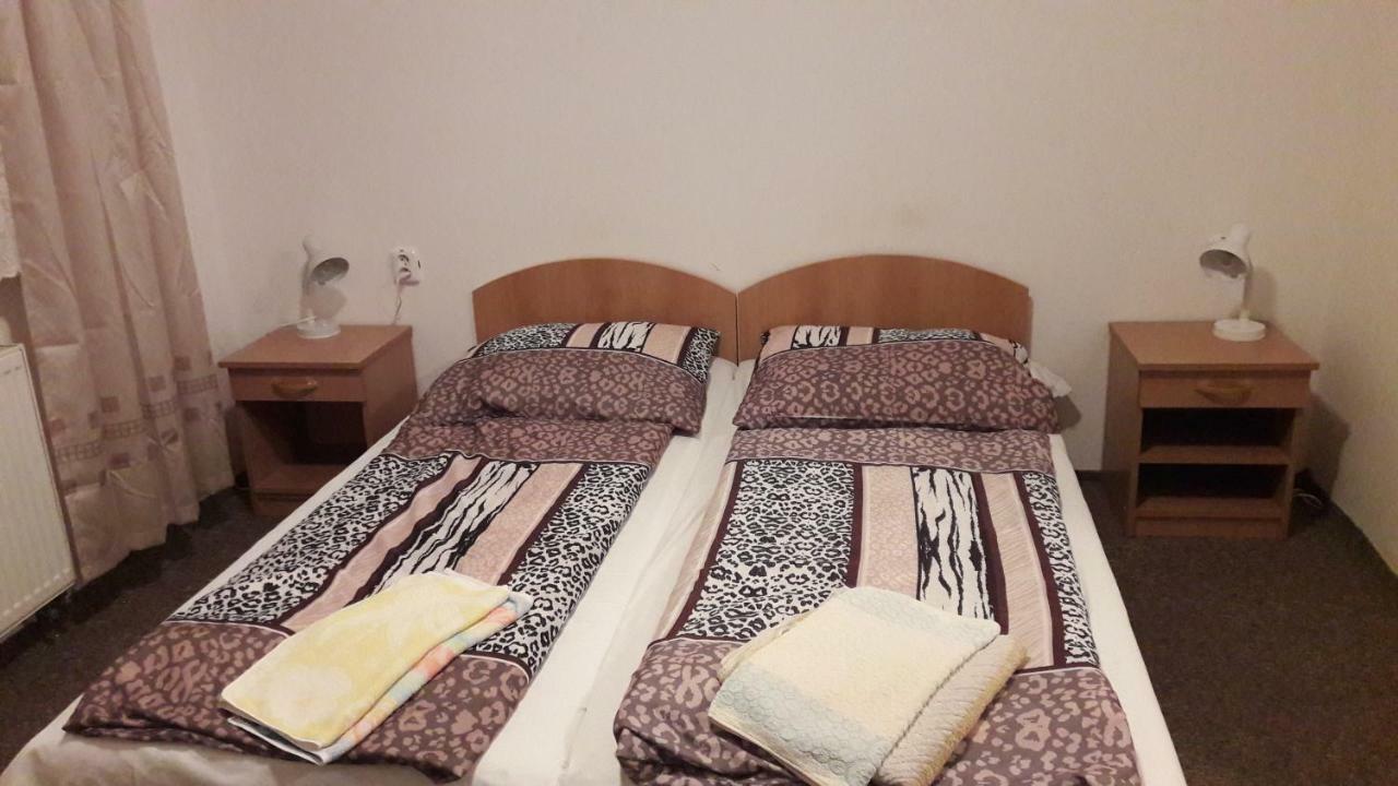 Penzion Europa Diakovce Bagian luar foto